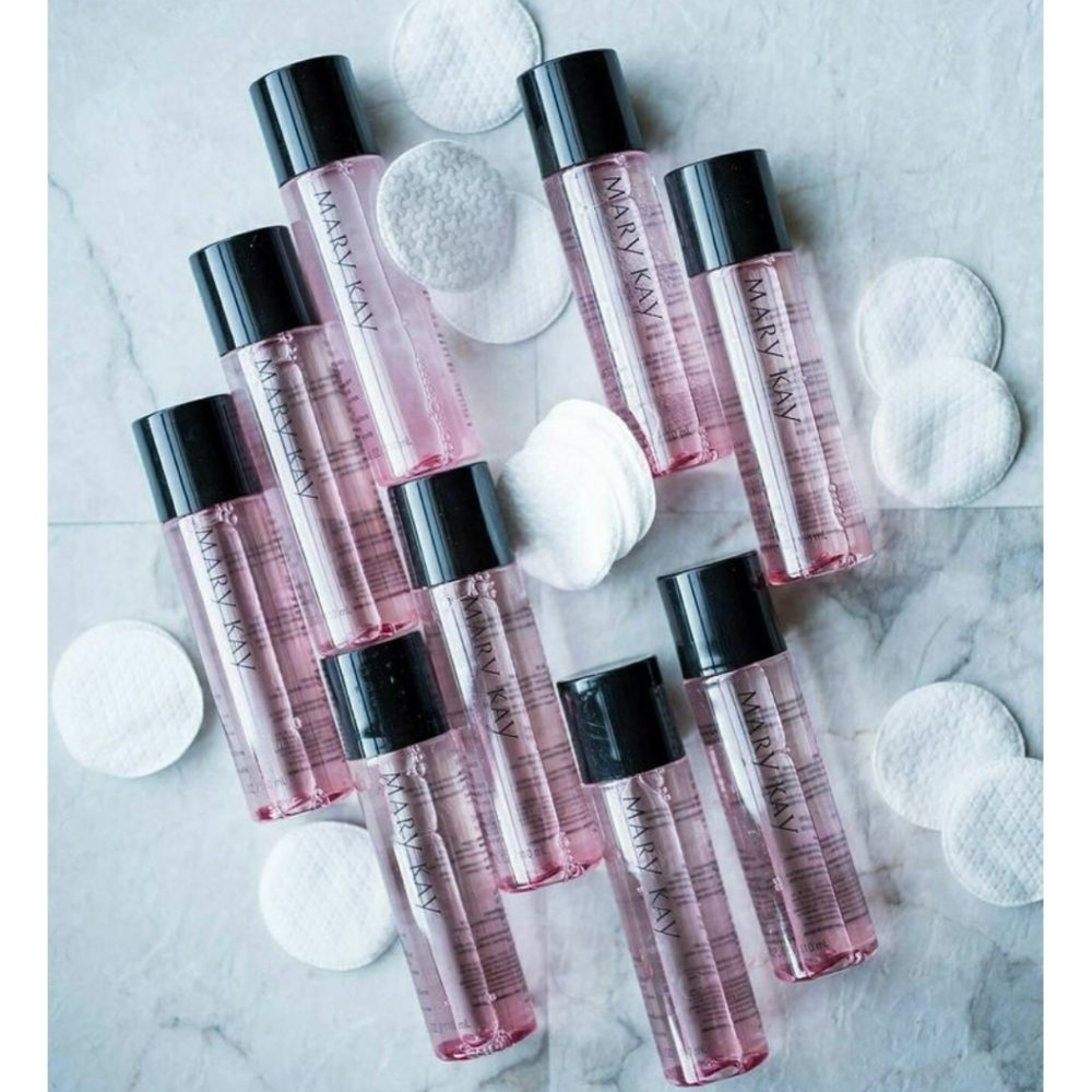 MK. Makeup. Eye Remover